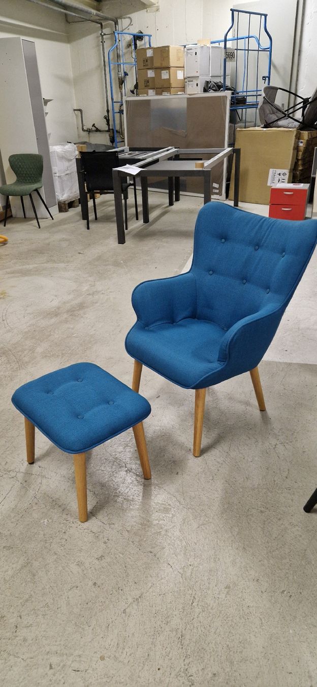 Poltrone: Sessel mit Hocker neu – Nuovo e nell'imballaggio originale da Lützelflüh-Goldb venduto da Rampenverkauf_72_ 2