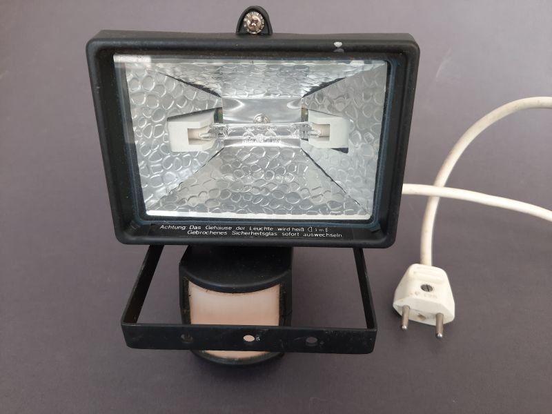 Lampade: Scheinwerfer mit Näherungsschalter – Usato da Oberengstringen venduto da Goldhase01