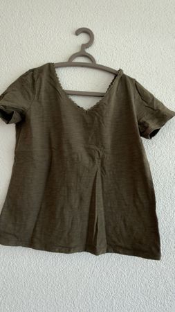Damen T-Shirt oliv mit Knopfleiste