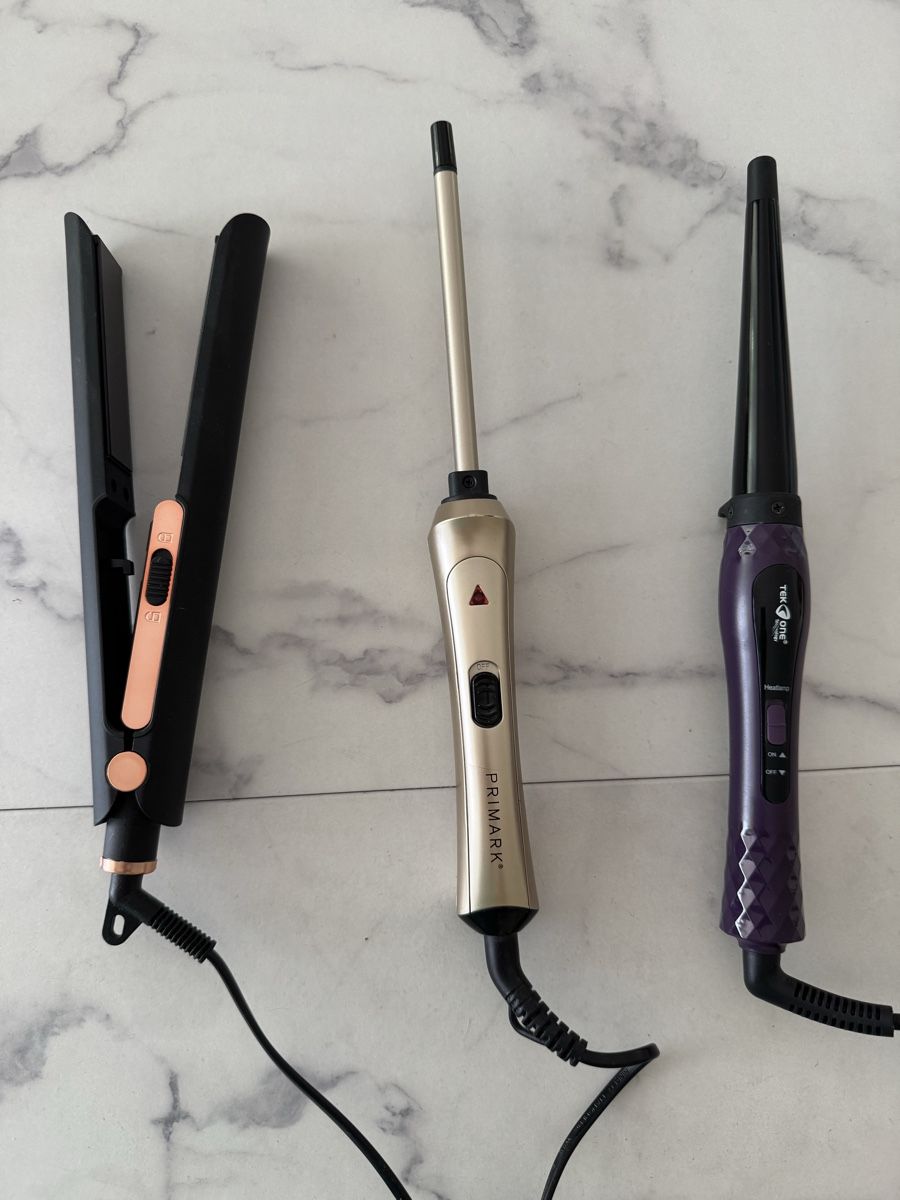 Fers à boucler & lisser: 3 x Haarstyler, 2 x Lockenstab, 1x Glätteisen – D'occasion à Lyss par Kindergarten2015