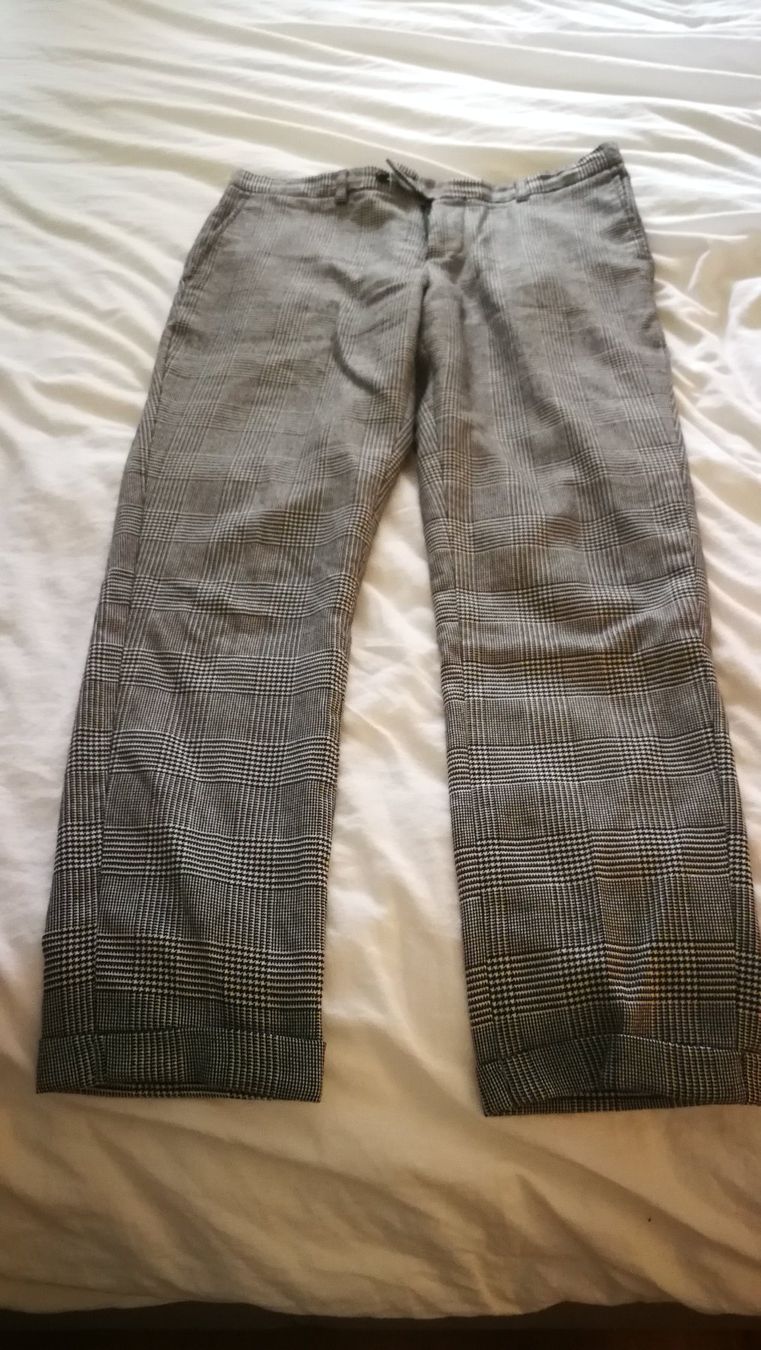 Pantaloni: Pantalon Primark Size 32/32R – Usato da Nyon venduto da Brainoff