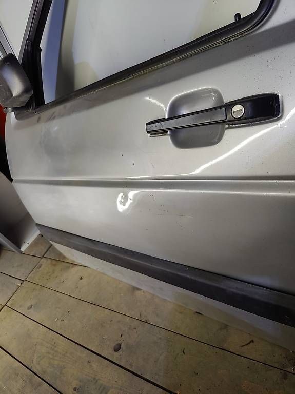 Tutti pezzi di ricambio auto: Golf 2 Türe – Usato da Altdorf UR venduto da Gufler6460 1