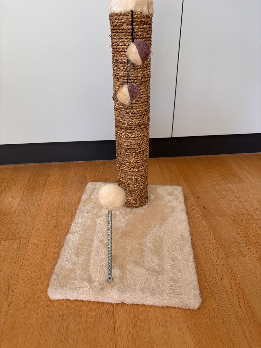 Tiragraffi: Grattoir pour chat comme neuf – Usato da Fribourg venduto da dafral