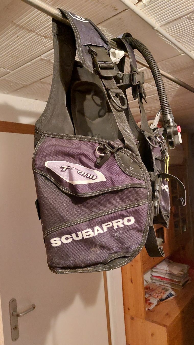 Scubapro Mute per immersioni: Tarierjacket Scubapro T One M – Usato da Oberdiessbach venduto da wasserfreak 1