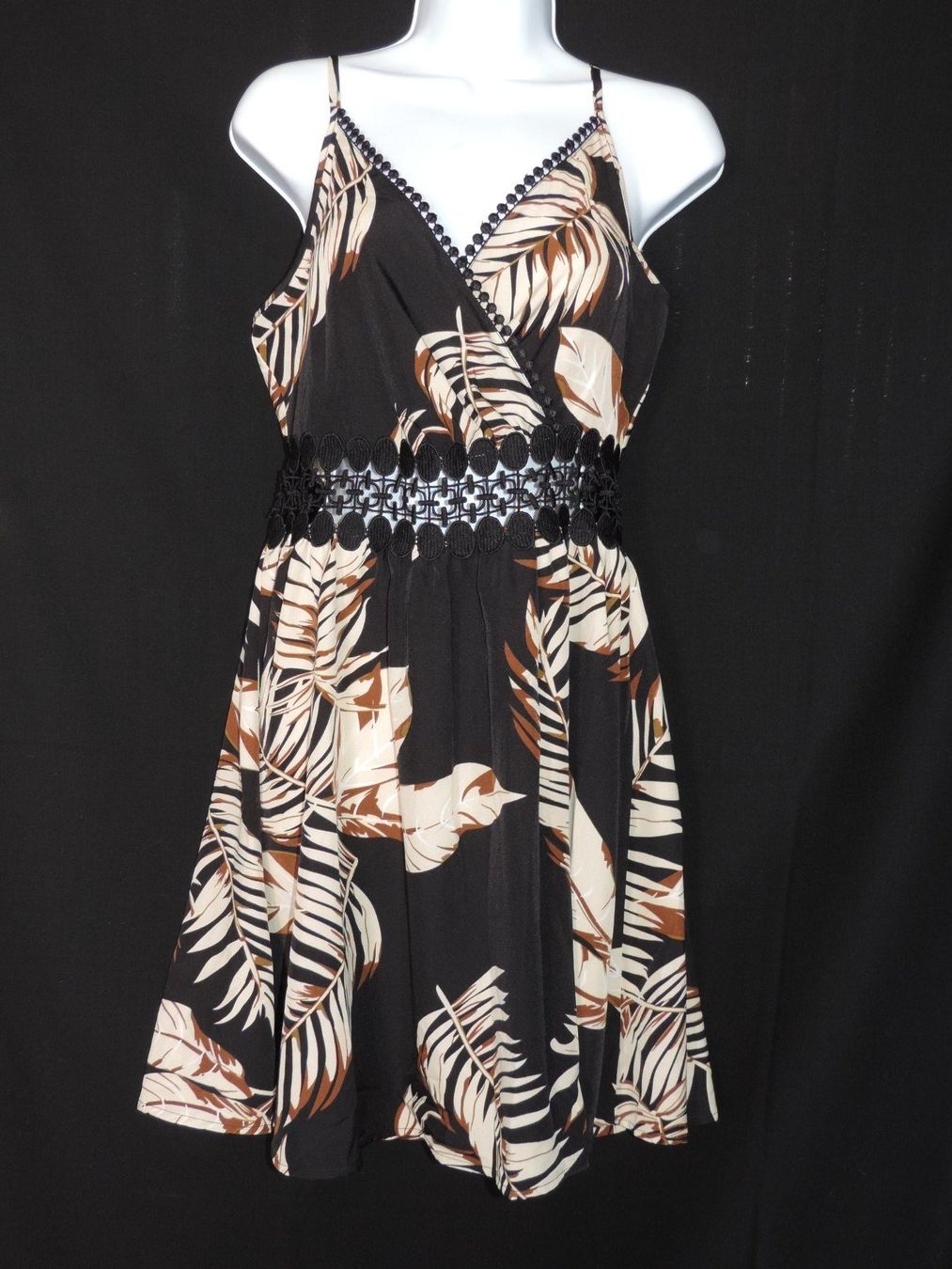 Kleider: jolie robe à fleur brun et noir – Gebraucht aus Genève von Axelle333 6