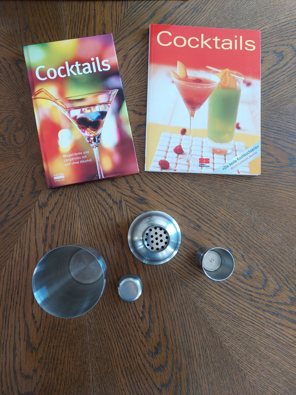 Bicchieri: Cocktail Set + 2 Cocktailbücher + 4 Gläser – Usato da St. Gallen venduto da edel.05 2