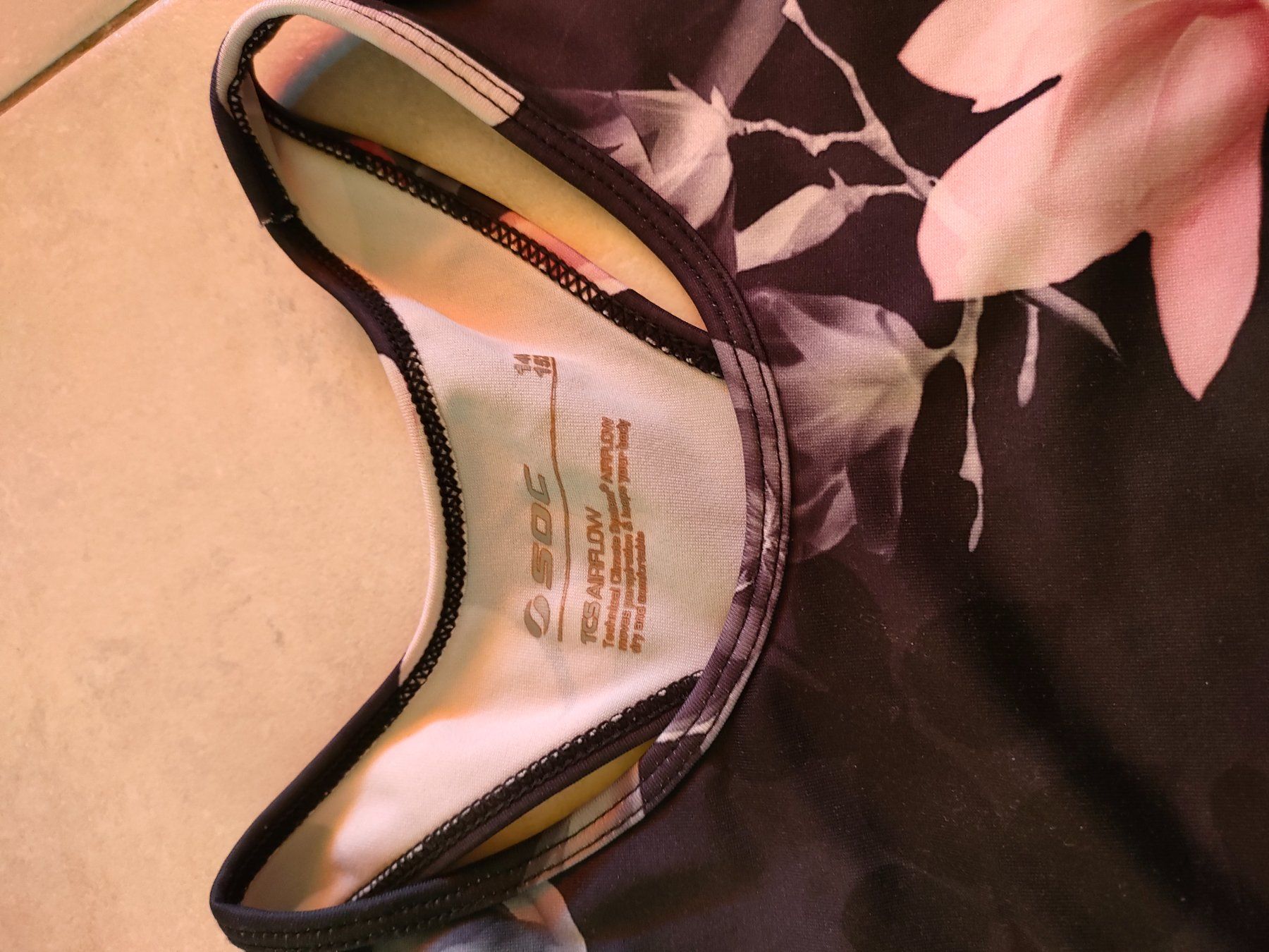 Camicette, T-shirt & Top: Sport Oberteil Gr.146/152 – Usato da Adelboden venduto da Lammhult 1