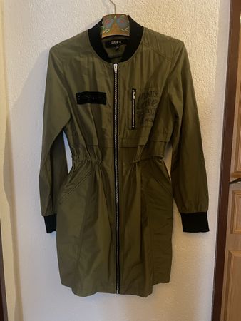Dünne Jacke, Frühling oder Herbst