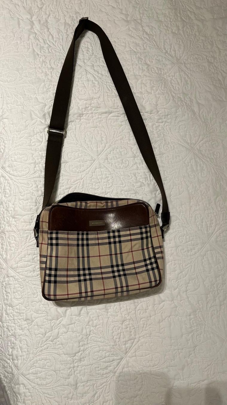 Burberry Taschen für Damen: Burberry Nova check Shoulder bag Canavas – Gebraucht aus Boswil von SchwabenThomas 1