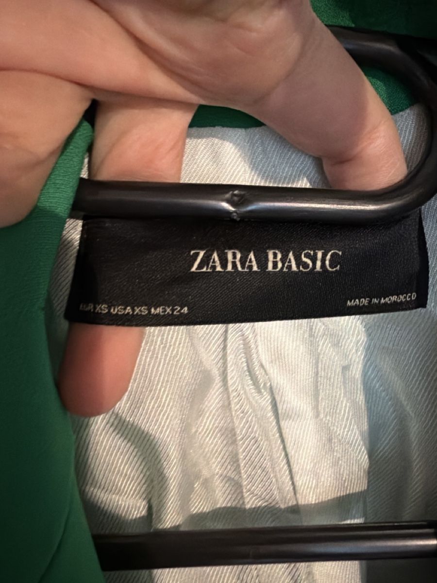 Zara Jacken: Zara Basic Blazer, Grösse XS, Grün - Top Zustand! – Gebraucht aus Moudon von patricia115 2