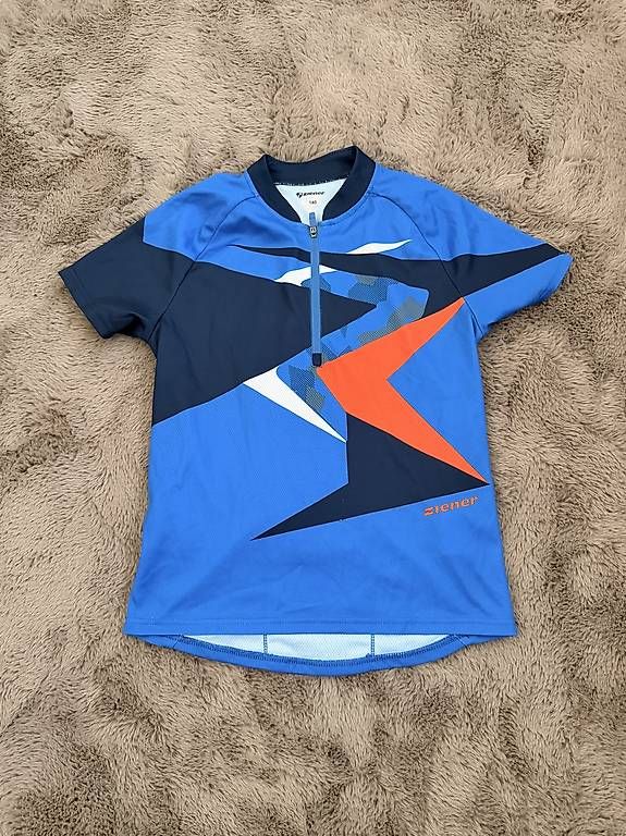 T-shirts: Veloshirt Ziener Gr. 140 – D'occasion à Bülach par Potinam