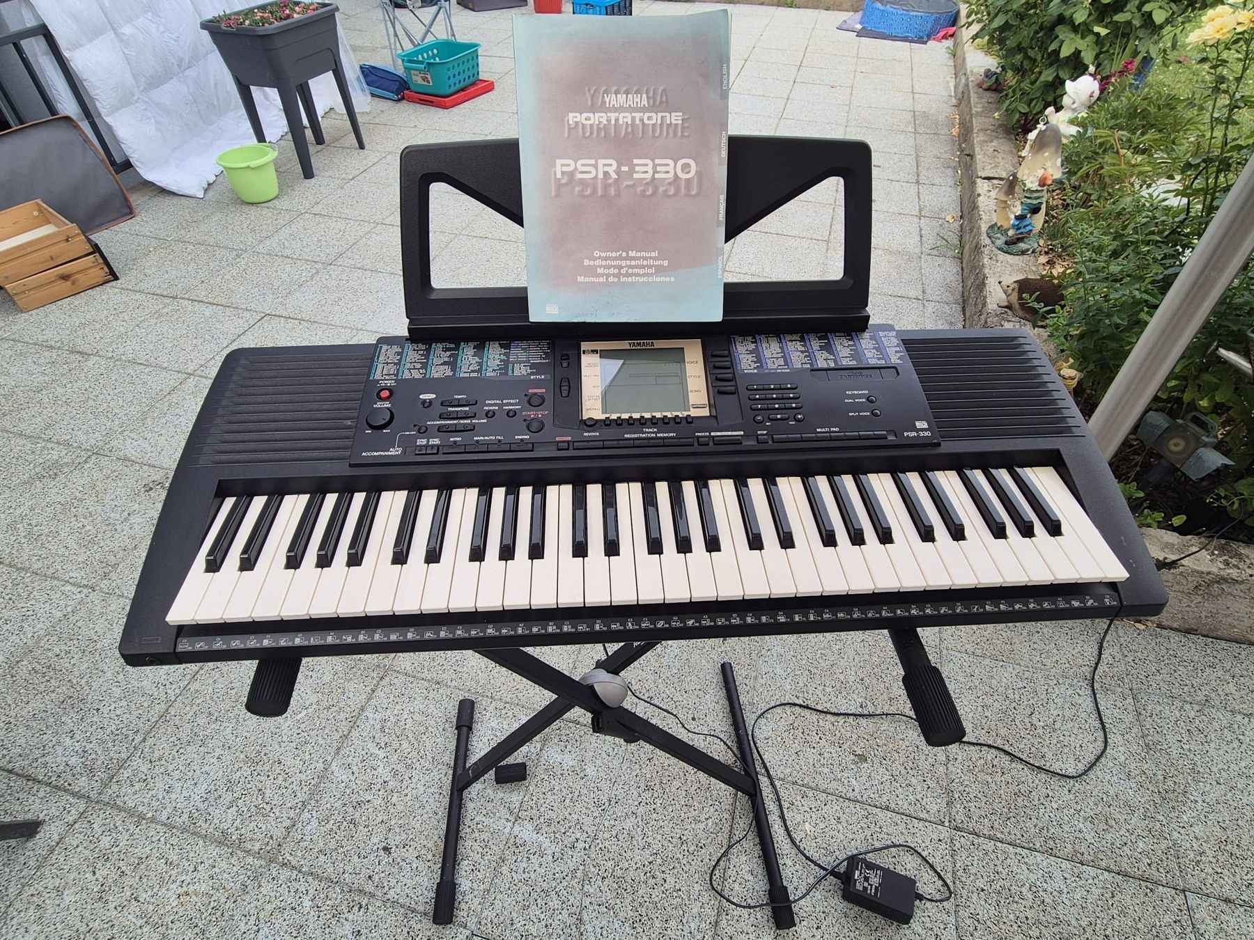 Yamaha Strumenti musicali: Clavier Yamaha avec stand et alimentation – Usato da Delémont venduto da isa_z6dl