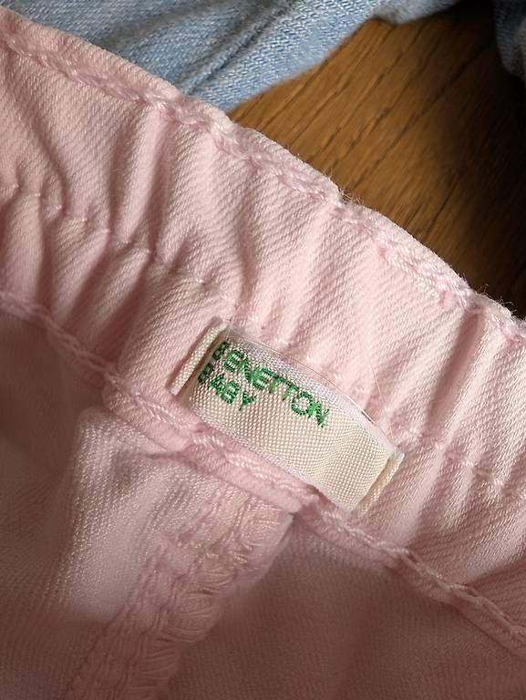 Benetton Pantaloni: 2 Hosen Benetton Baby – Usato da Bern venduto da huschelchen 1