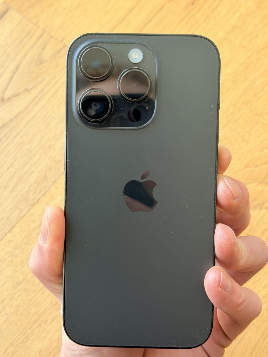 Apple Telefoni cellulari / Smartphones: Apple Iphone 14 Pro – Usato da Davos Platz venduto da Flyinggrizzlybear