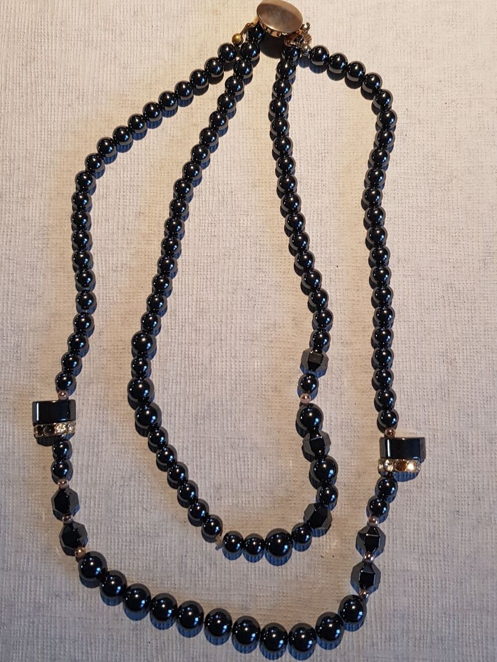 Catenine: Sehr elegante doppelte Perlenkette aus Hämatit !! Einzigart. – Usato da Oberwil b. Zug venduto da Gto469