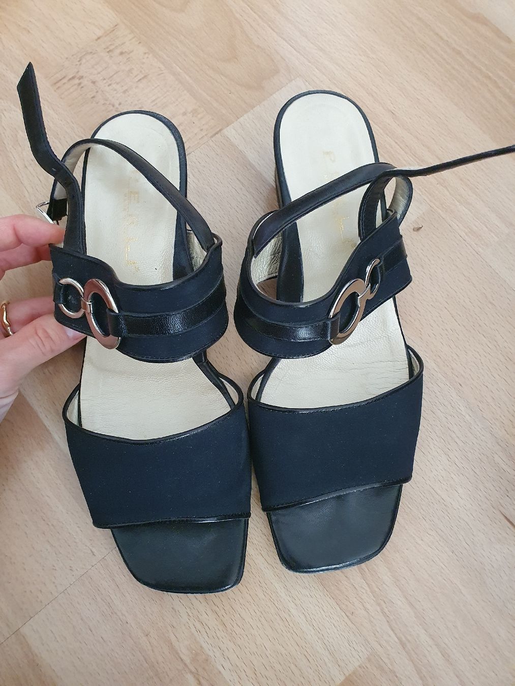 Damenschuhe: Perli Schwarze Sandalen, Grösse 38.5 – Gebraucht aus Bern von Helays 1