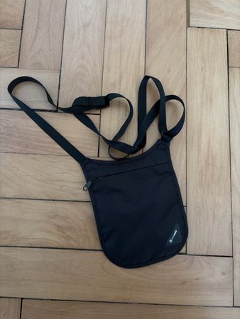 Umhängetasche Pacsafe schwarz flach guter Zustand