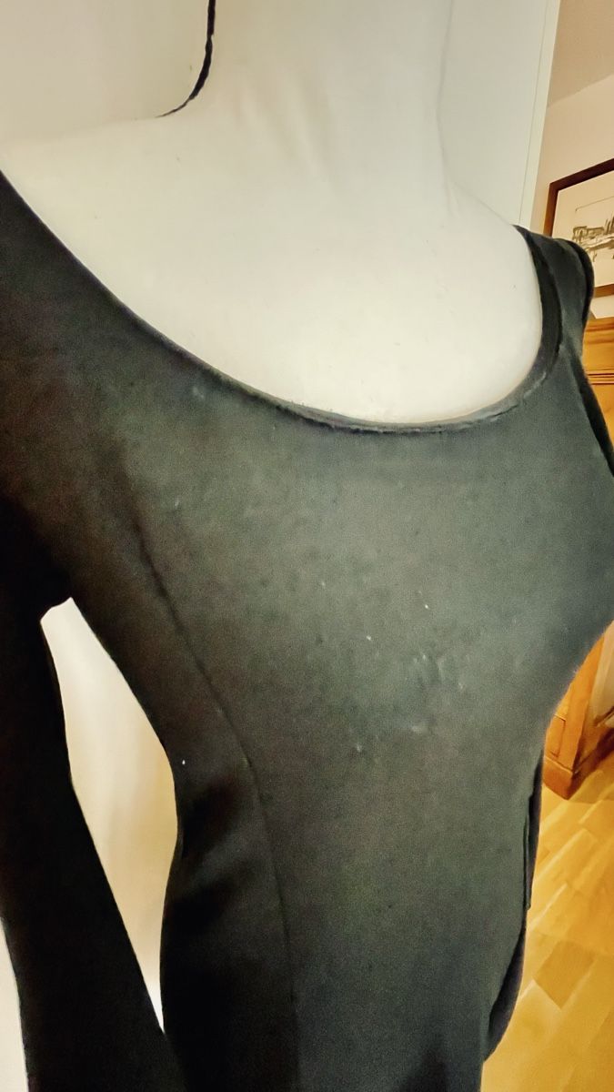 Kleider: AMISU Schwarzes Kleid Gr. 36 Elegant Figurbetont – Gebraucht aus Gränichen von RetoLexi 2