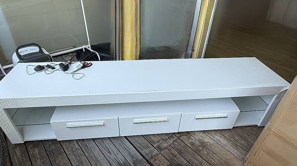 Mobili TV: TV Möbel mit Blaulicht – Usato da Luzern venduto da kri_gd8p 4