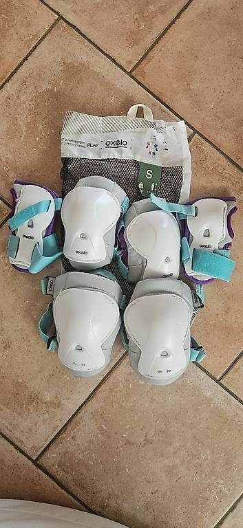 Pattini in linea & Pattini a rotelle: Roller enfant évolutif Decathlon et set protection – Usato da Daillens venduto da Virginie1306 4