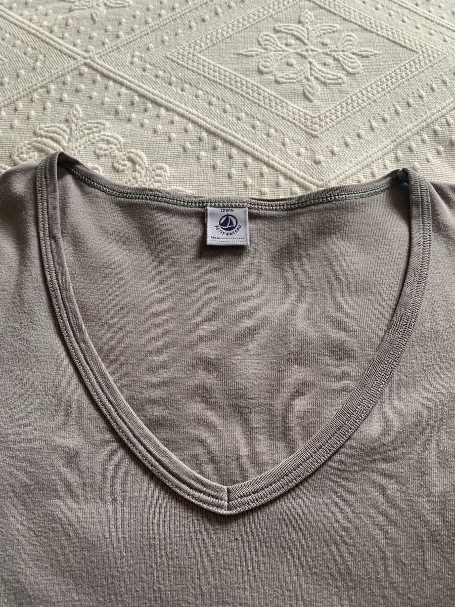 Petit Bateau T-Shirts: Graues T-Shirt von Petit Bateau – Gebraucht aus Zürich von p_q7q_nichtraucher 1