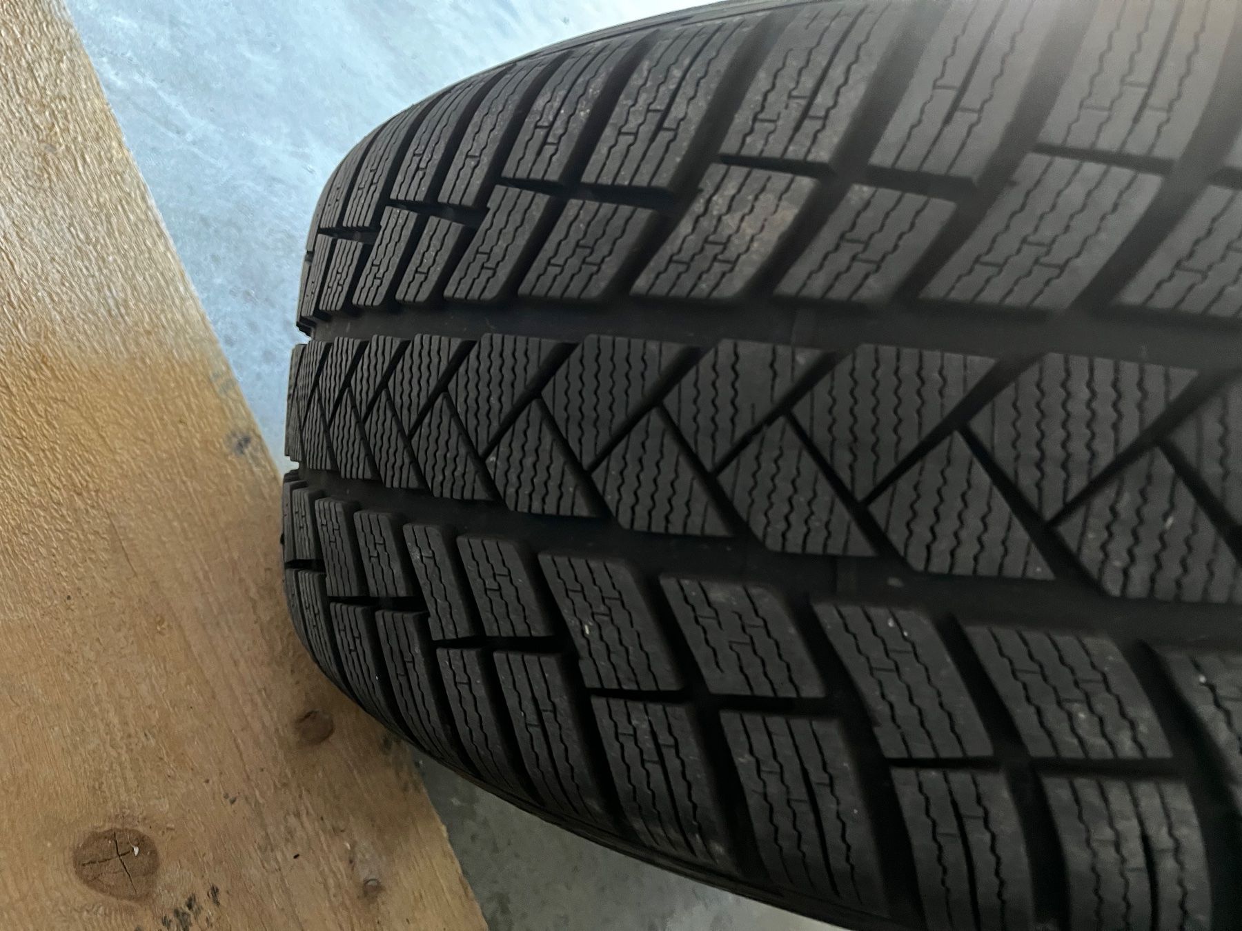 Jeep Pneumatici & Ruote complete: Winterräder zu Jeep SRT oder Trackhawk – Usato da Dänikon ZH venduto da hpv_w8qw 6