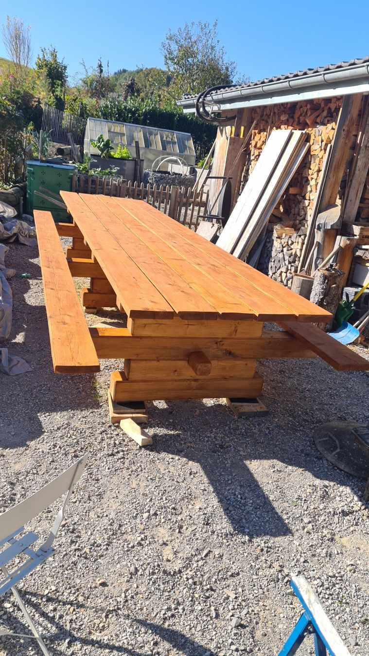 Tavoli: Gartentisch, massiv und handarbeit – Nuovo (secondo la descrizione) da Oberschrot venduto da mcpizza