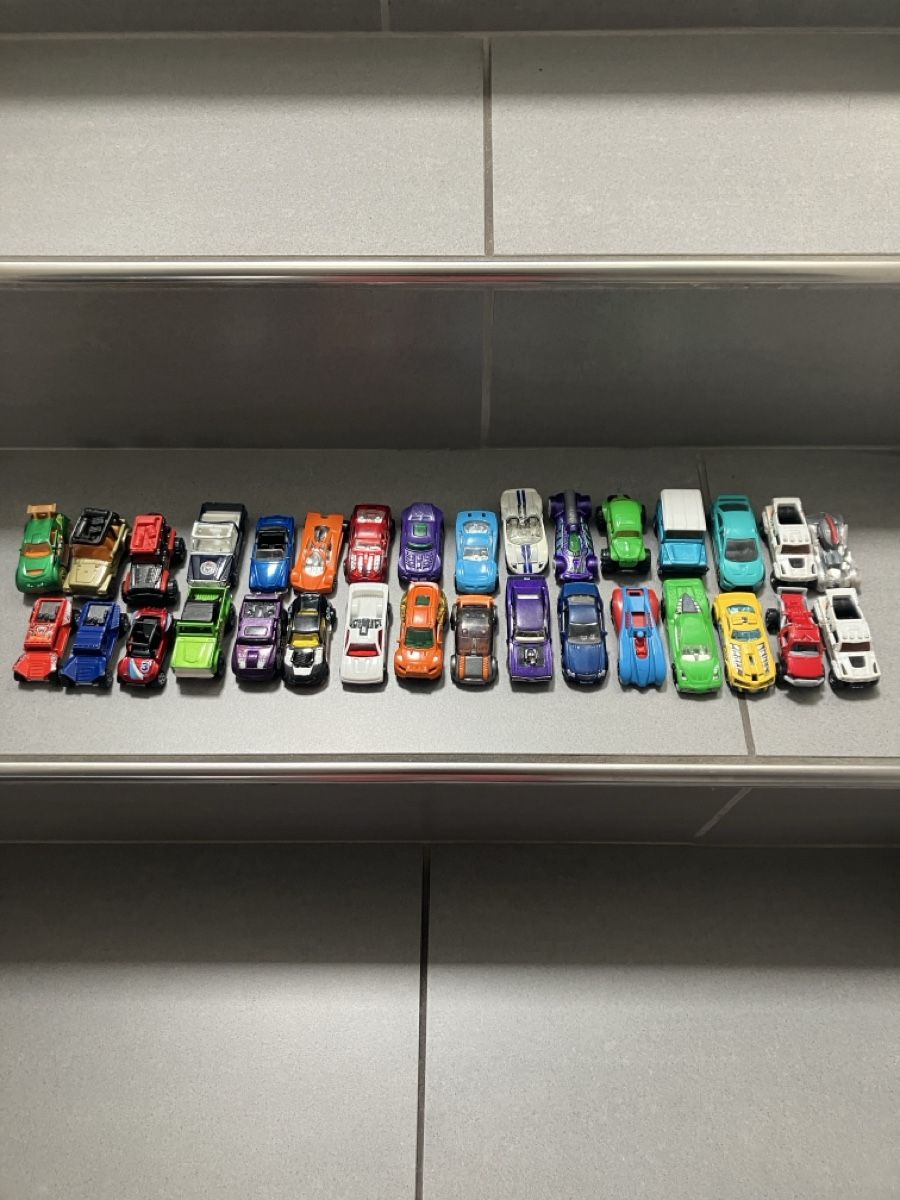 Hot Wheels Giocattoli: HotWheels,Matchbox etc.Autos 32 Stk. – Usato da Rüdlingen venduto da Schnoegli2007