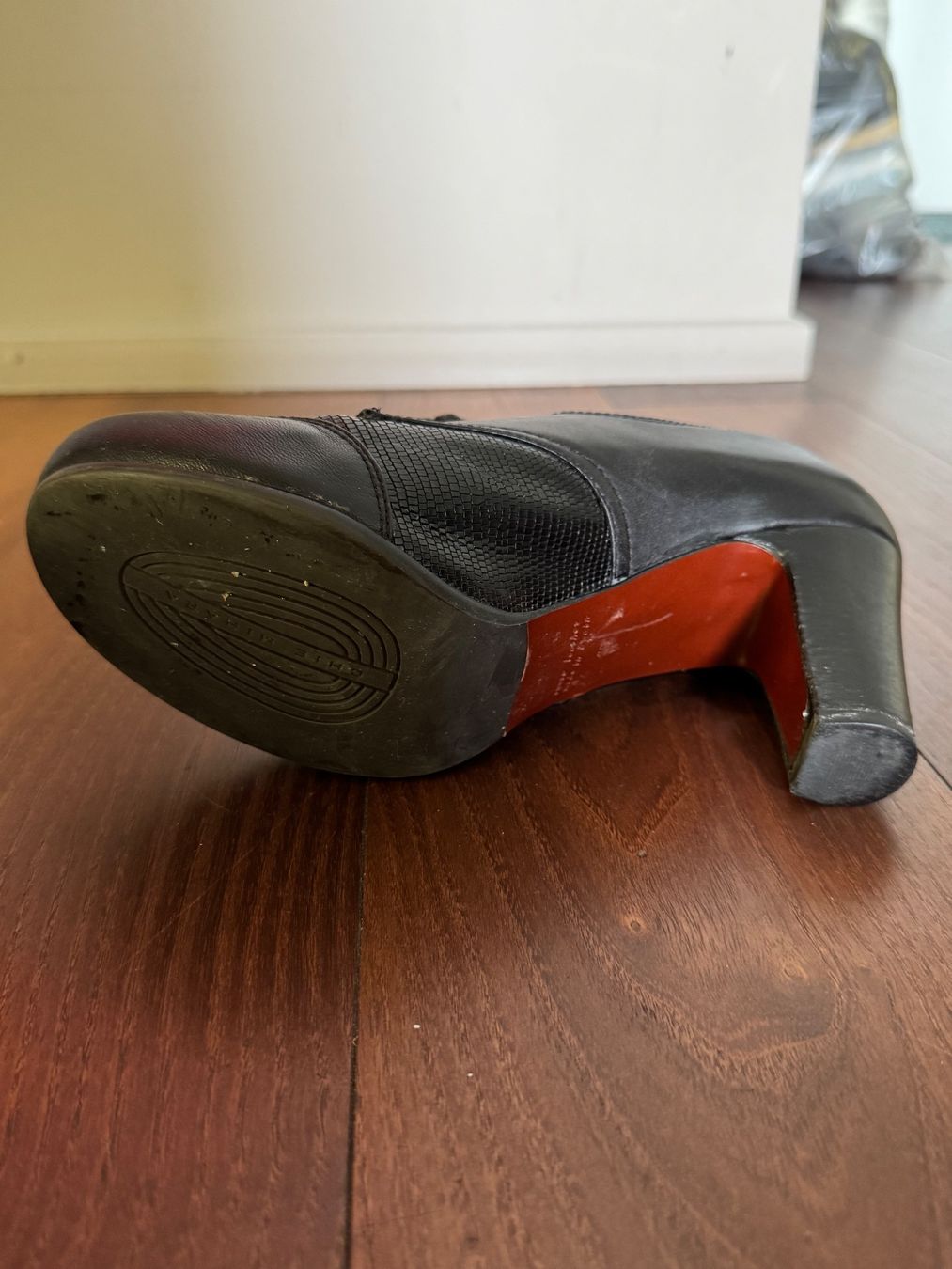 Scarpe da donna: Chie Mihara Leder-Pumps Gr. 39 schwarz – Usato da Zürich venduto da Parsimonious 4