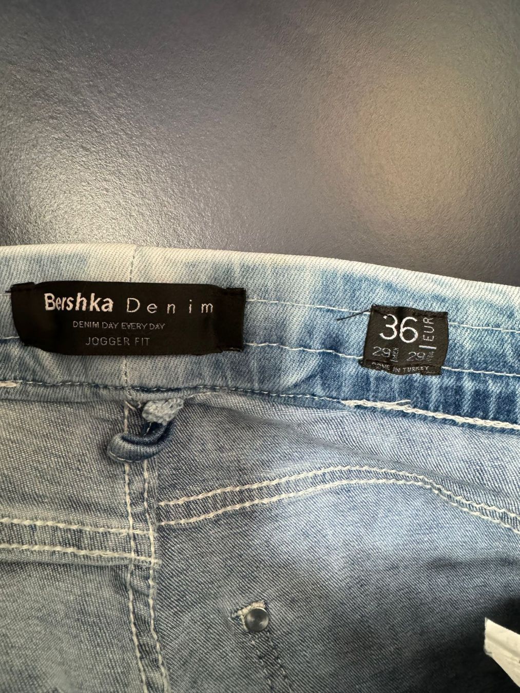 Bershka Jeans: Bershka Jean – Usato da Lupfig venduto da Pluribus 2