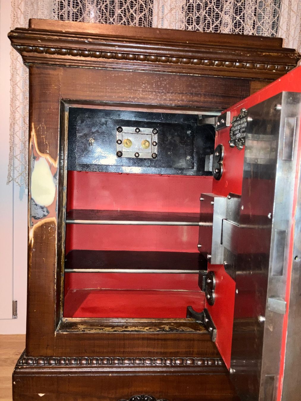 Coffre-fort: Alte Panzerschrank – D'occasion à Sulgen par hor_d7by 5