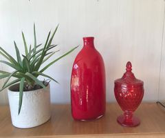 Rote Deko-Vase & Bonboniere aus Glas