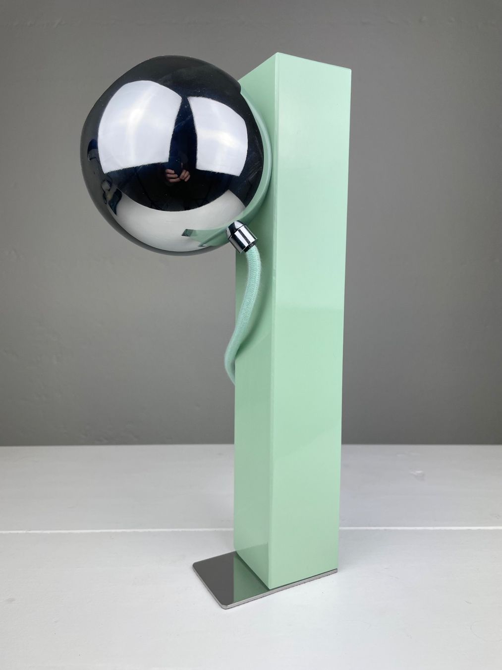 Lampade: Magnetic Eyeball Table Lamp – Usato da Genthod venduto da lightyear63 4