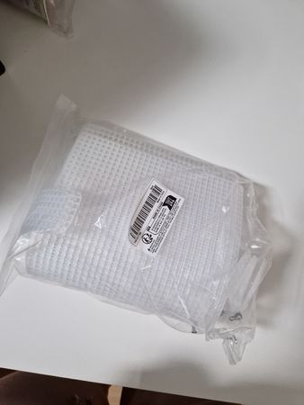 Kunststoff Stickgitter weiss quadratisch neu in Packung tasc