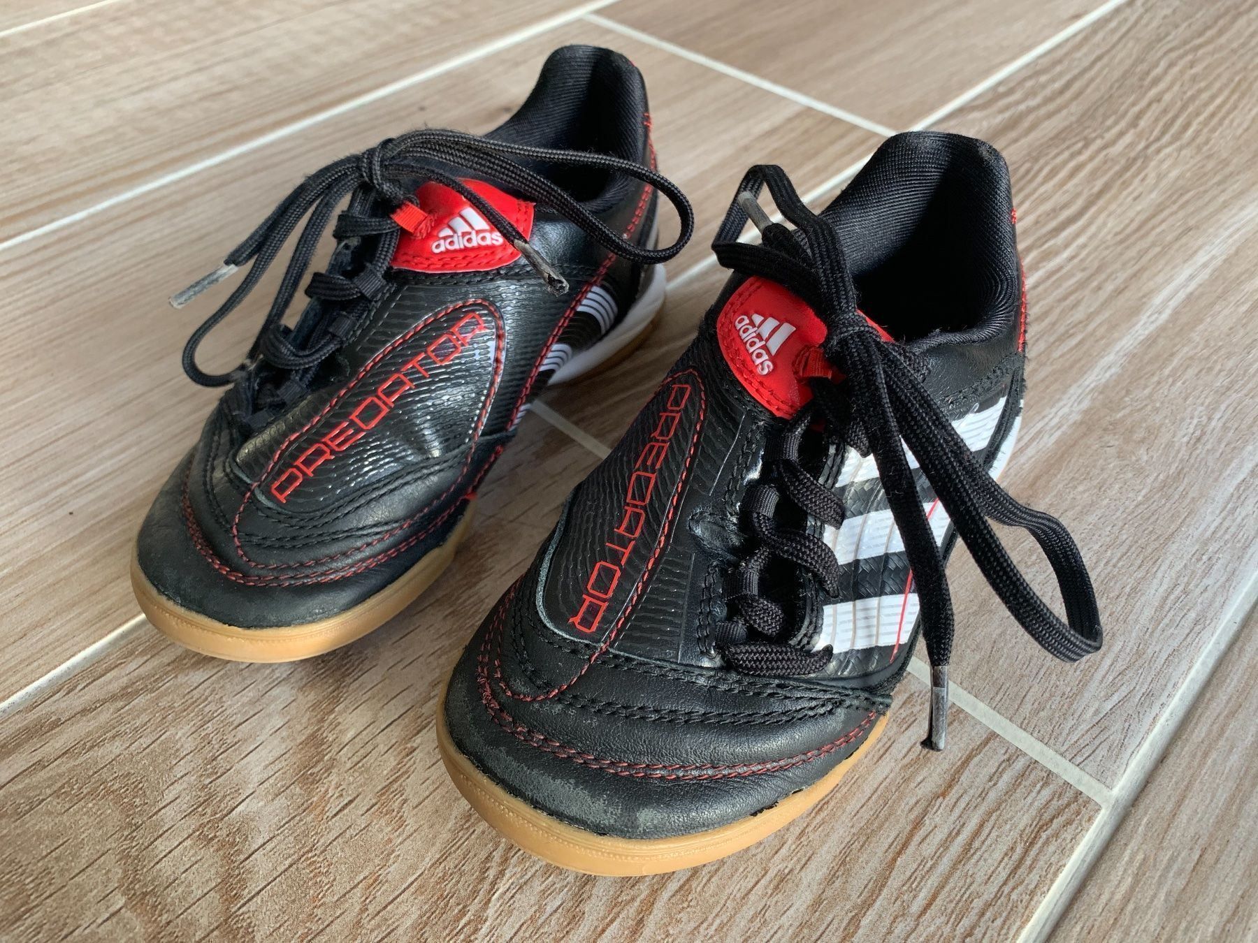 Adidas Scarpe per ragazzi: Adidas Turnschuhe Grösse 28 – Usato da Rudolfstetten venduto da Joyw 1
