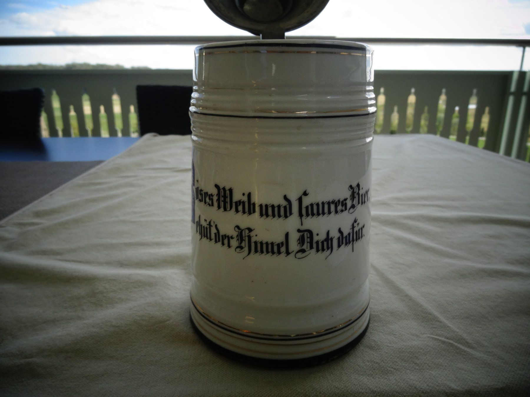 Bicchieri: Alter Bierkrug mit Zinndeckel mit  Spruch – Usato da Neerach venduto da jenny062 6