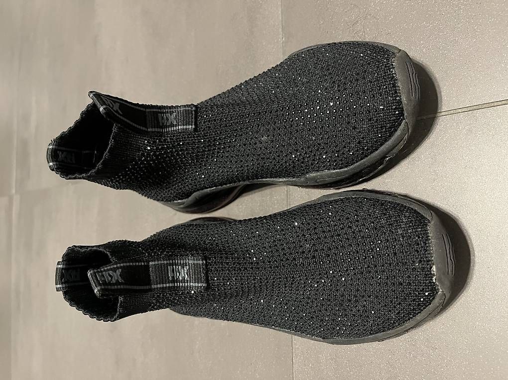 Scarpe da donna: Xti Glitzer Schuhe – Usato da Lausen venduto da mirip86