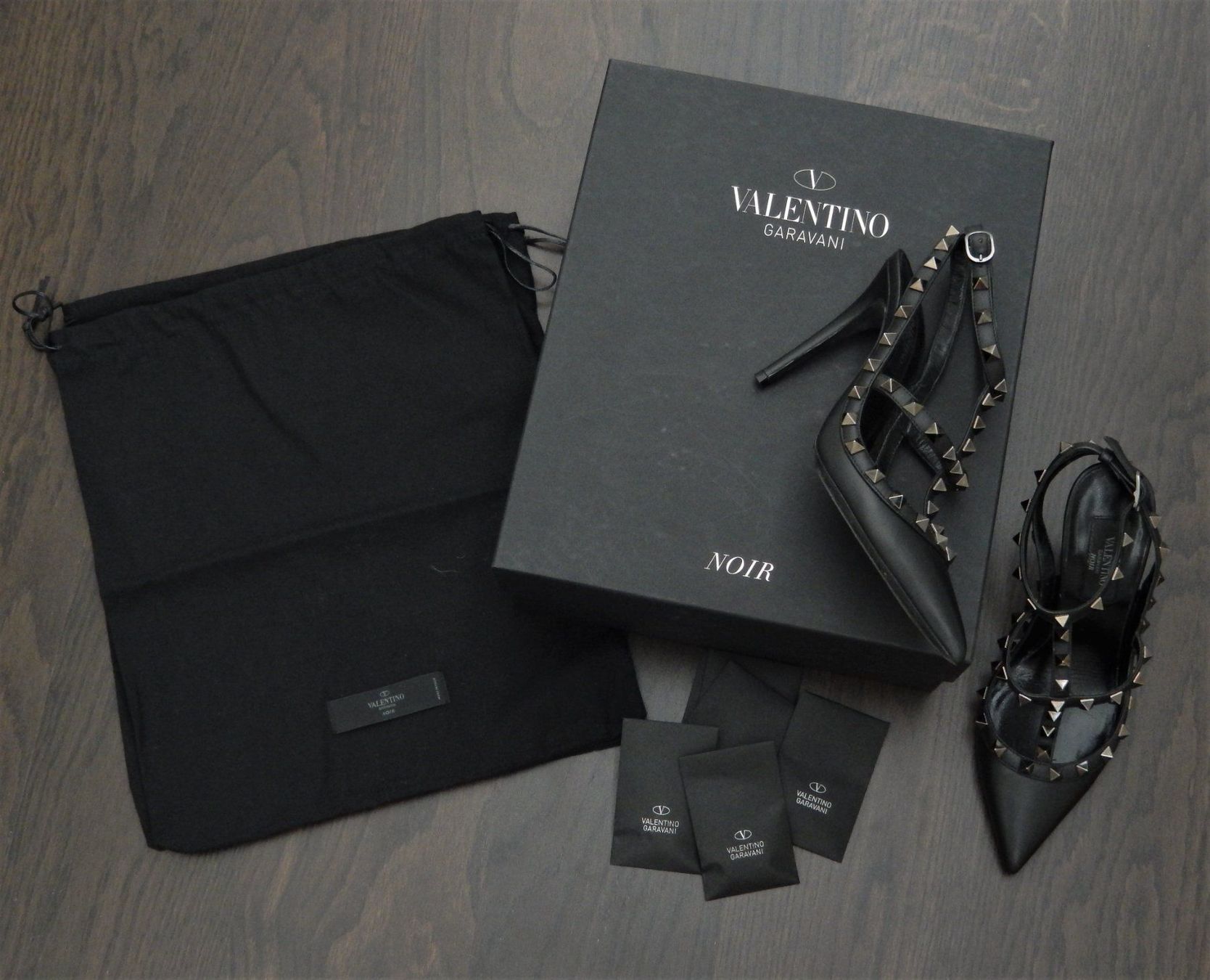 Valentino Scarpe da donna: Orig. VALENTINO NOIR Rockstud Pumps Gr. 36 – Usato da Tuggen venduto da vivira 8