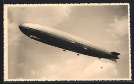 Foto-AK Luftschiff Graf Zeppelin im Flug
