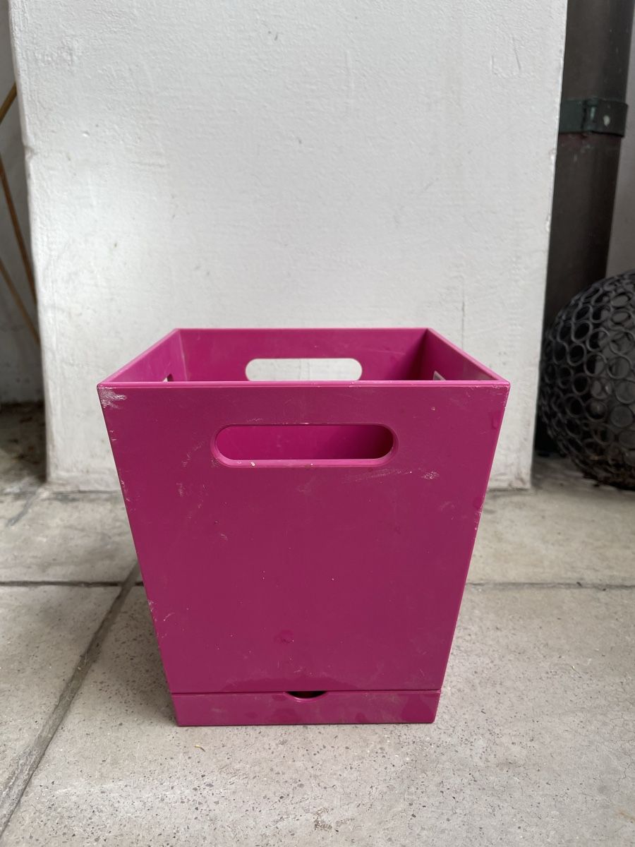 Pots de fleurs: Blumentopf Plastik pink – D'occasion à Zürich par lgu_zg6n 3