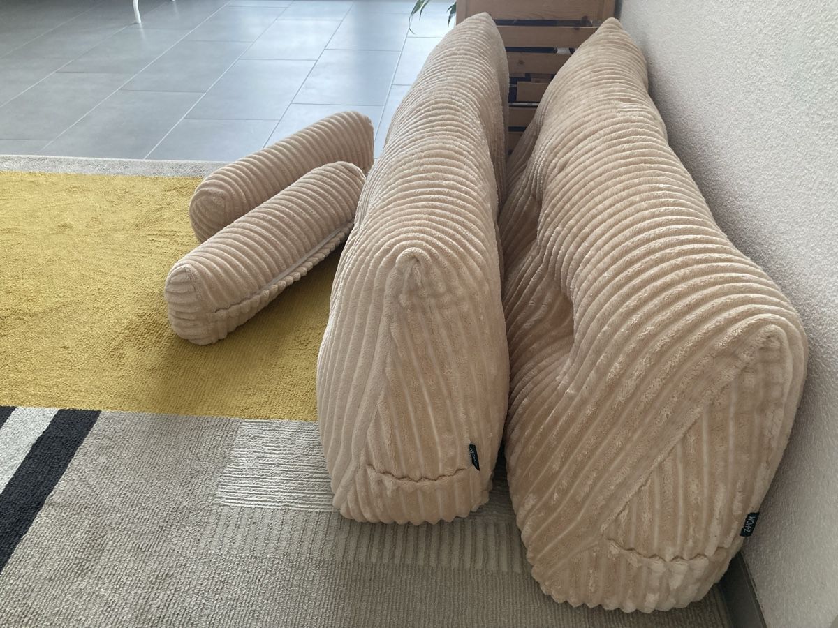 Coussins: 2x Sofapolster & 2x Nackenrollen – D'occasion à Zürich par humai42 1