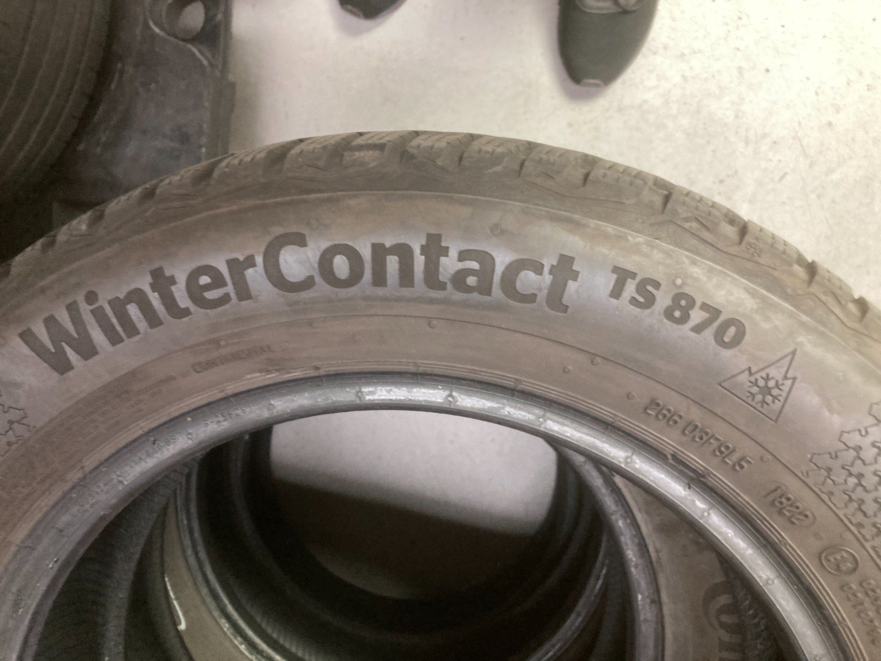 Continental Pneumatici & Ruote complete: 185/65R15 Winterpneu Continental – Usato da Cham venduto da WB2223 1