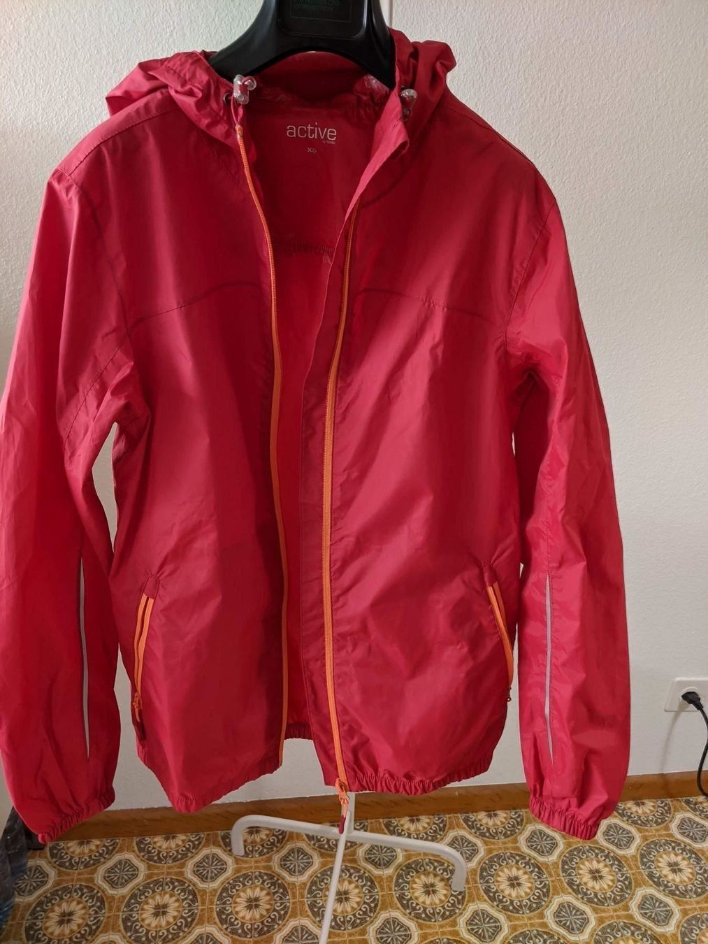 Jacken: Regenjacke – Neu (gemäss Beschreibung) aus Herrliberg von Aprelic