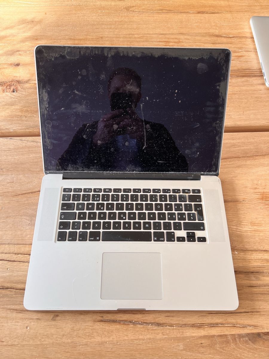 Apple Notebook: Macbook Pro 15 Zoll - 20214 - Defekt – Difettoso da Glattpark (Opfikon) venduto da yannik7591 1