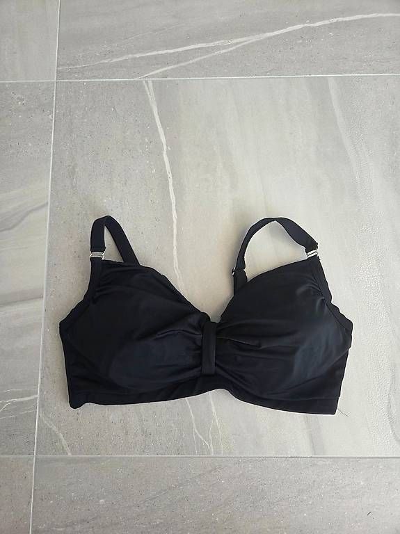 Costumi da bagno & Bikini: Bikini Oberteil Zizzi Gr. 48 – Nuovo (secondo la descrizione) da Wängi venduto da Bibo4. 1