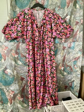Kleid Blumenmuster pink Grösse 46 -48 von Schneiderin genäht