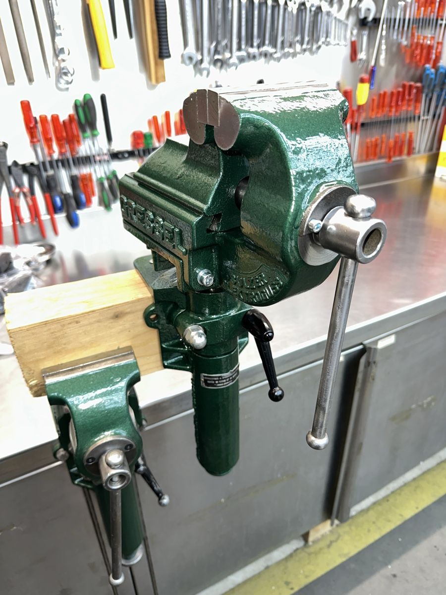 Gressel Tutti gli attrezzi: Gressel Schraubstock mit Lift – Usato da Schwende venduto da weesli 3