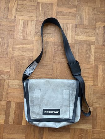 FREITAG F11 Lassie grau