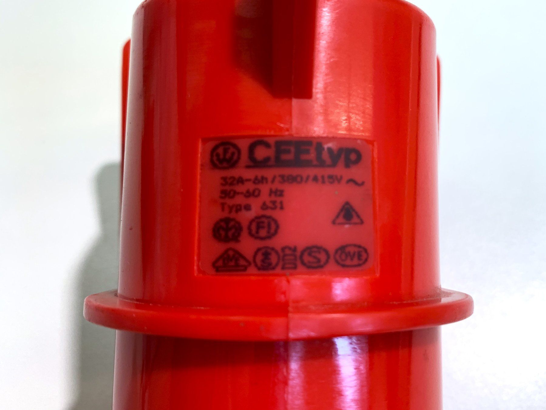 Spine: 32A CEE Anbau Gerätestecker gewinkelt 5-Pol - Type 631 – Usato da Münchenstein venduto da Licontrol 8