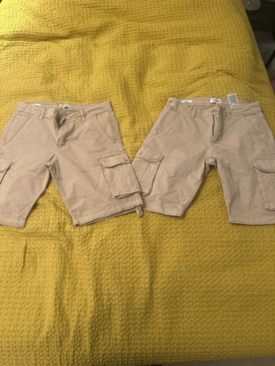 Pantaloni: 2 short cargo jack and jones beige – Nuovo (secondo la descrizione) da Genève venduto da nil_2bf2
